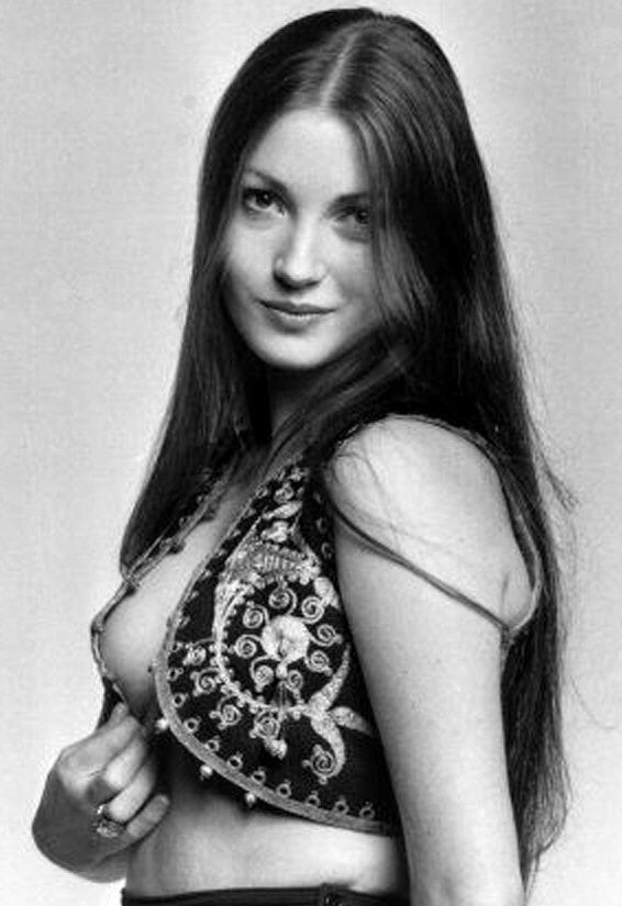 Free porn pics of JANE SEYMOUR THE SEXY ENGLISH ROSE TO GILF 3 of 20 pics