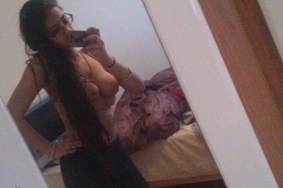 Free porn pics of Simran 5 of 23 pics