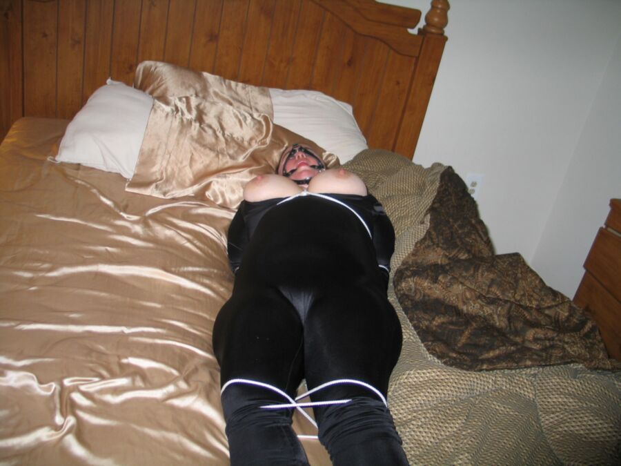 Free porn pics of Even more old spandex and bondage pics I took 22 of 48 pics