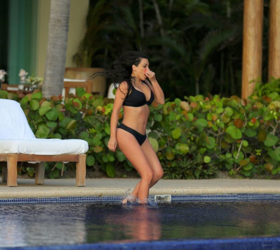 Free porn pics of Kim Kardashian black bikini 14 of 18 pics