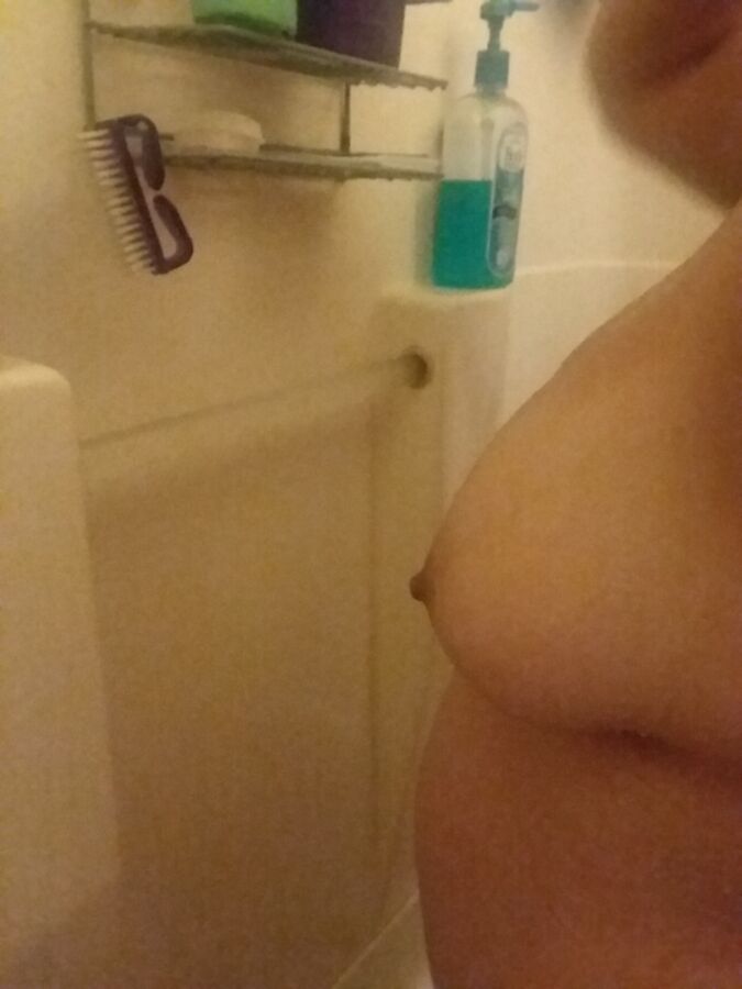 Free porn pics of chubby melissa in the shower 13 of 37 pics