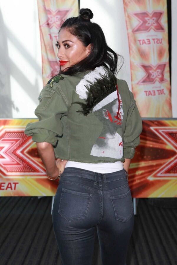 Free porn pics of Nicole Scherzinger showing booty in jeans 3 of 7 pics