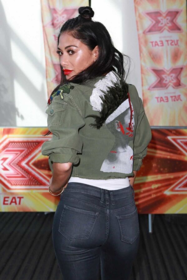 Free porn pics of Nicole Scherzinger showing booty in jeans 5 of 7 pics