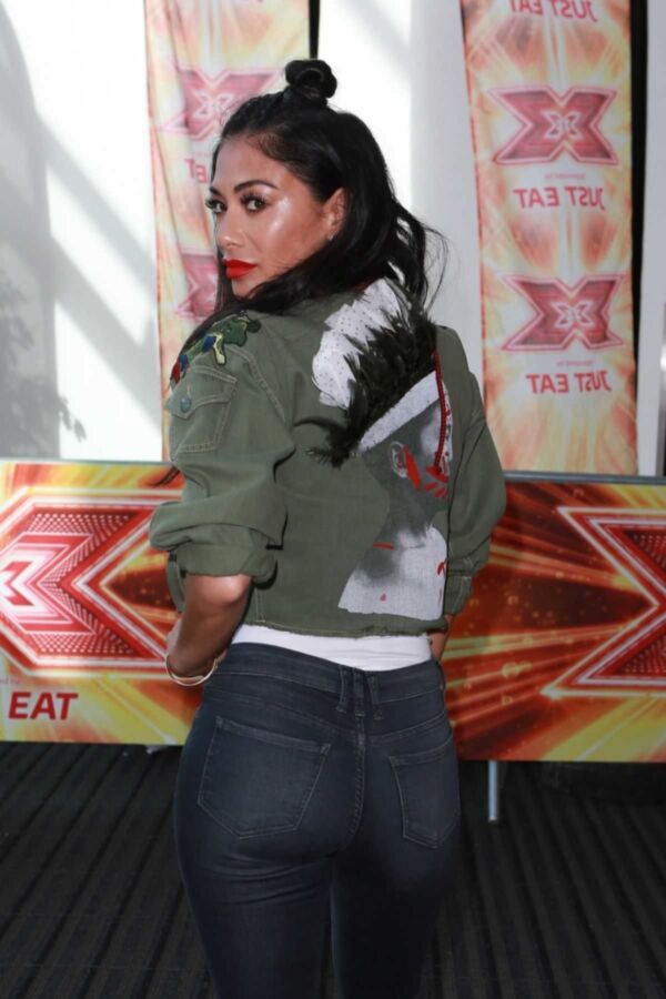 Free porn pics of Nicole Scherzinger showing booty in jeans 6 of 7 pics