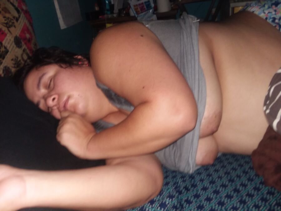 Free porn pics of chubby melissa pretends to sleep 18 of 35 pics