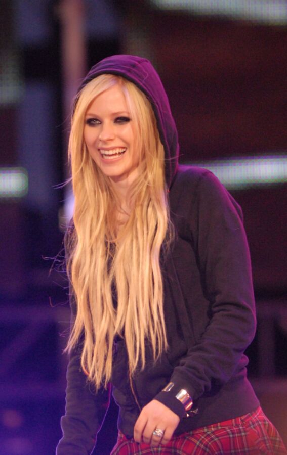 Free porn pics of Avril Lavigne? Avril Lavigne! 21 of 202 pics