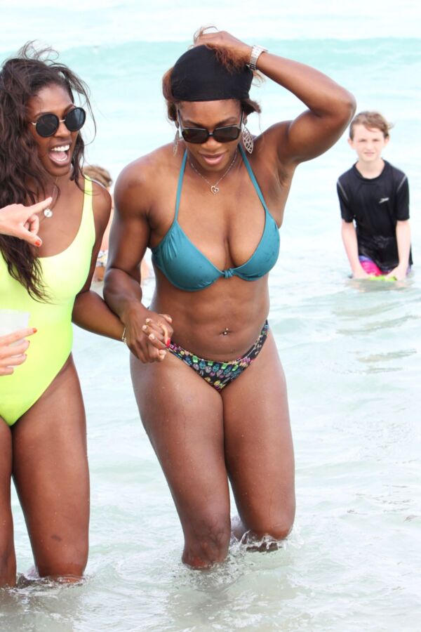 Free porn pics of Serena Williams in bikini 6 of 13 pics