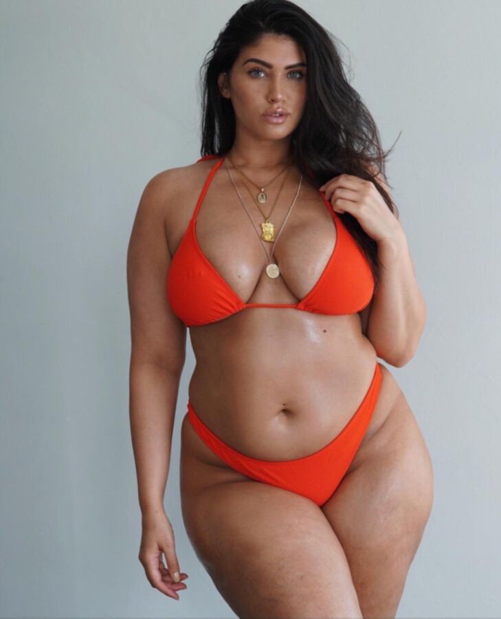 Free porn pics of BBW Latecia Thomas is thick 1 of 21 pics