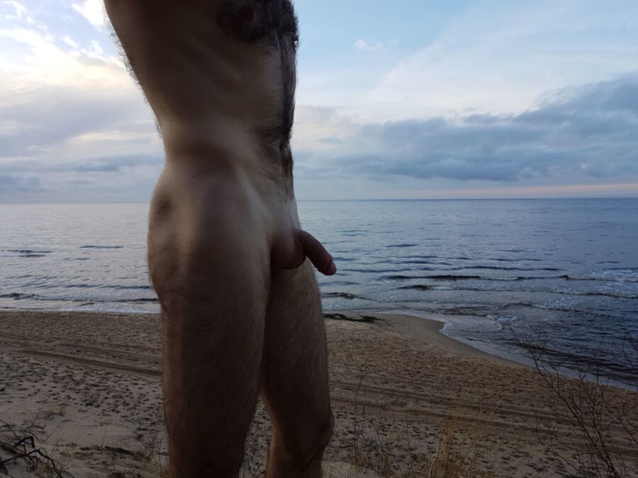 Free porn pics of Beach exhibitionist and penis bondage in the forest 1 of 10 pics