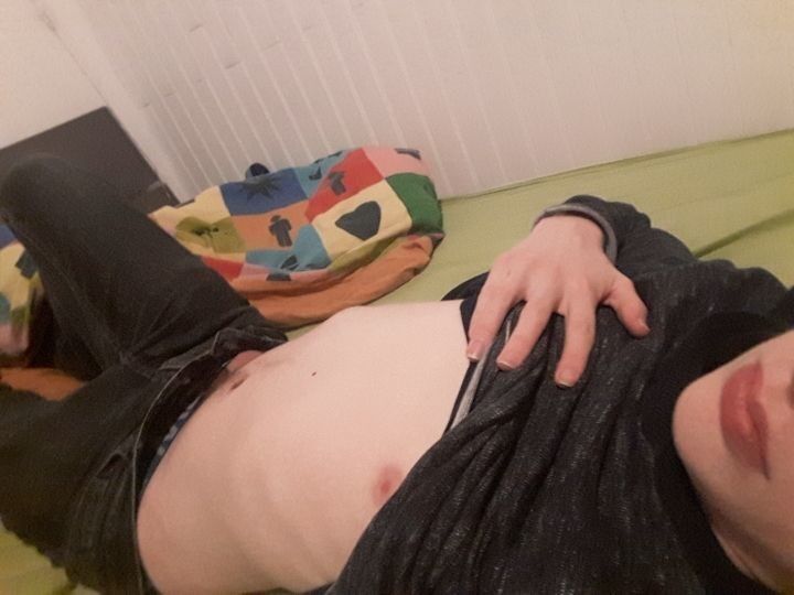 Free porn pics of Me whoring myself on kik 1 of 5 pics