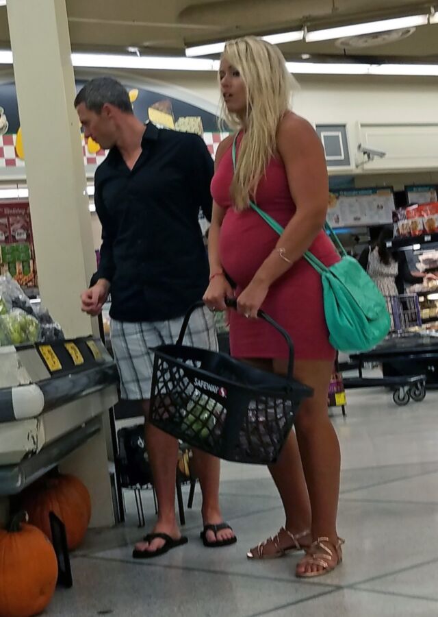 Free porn pics of Candid Grocery Preggo 2 of 12 pics