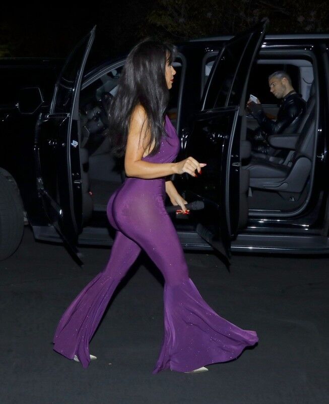 Free porn pics of Kim Kardashian dress up as Selena tribute 12 of 16 pics