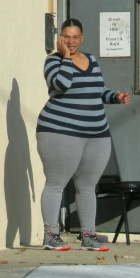 Free porn pics of Jesus, the huge bbw hips ass & thighs on this hot black street g 14 of 15 pics
