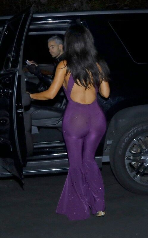 Free porn pics of Kim Kardashian dress up as Selena tribute 9 of 16 pics