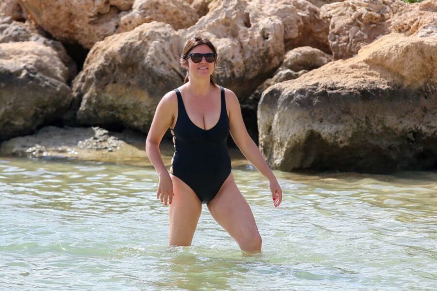 Free porn pics of Tiffani Thiessen hot in swimsuit 8 of 18 pics