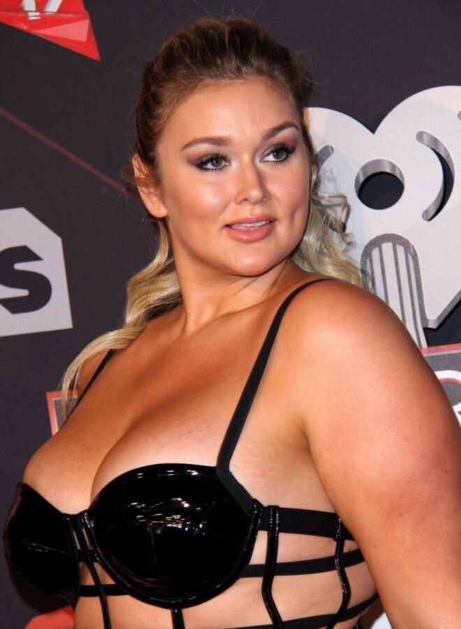 Free porn pics of >> Hunter McGrady  16 of 20 pics