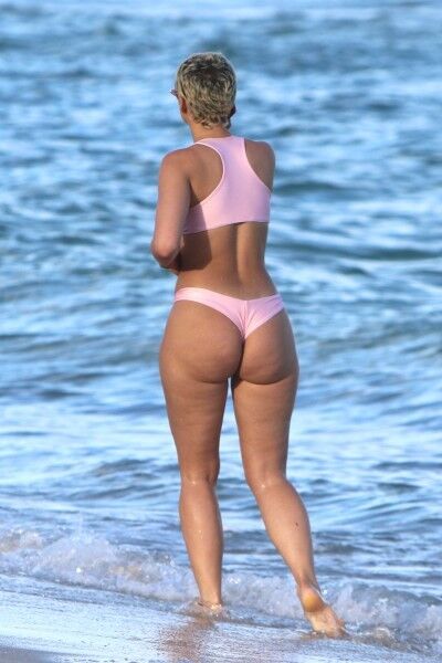 Free porn pics of Julieanna Goddard wears a pink two piece bikini in Miami Beach,  2 of 5 pics