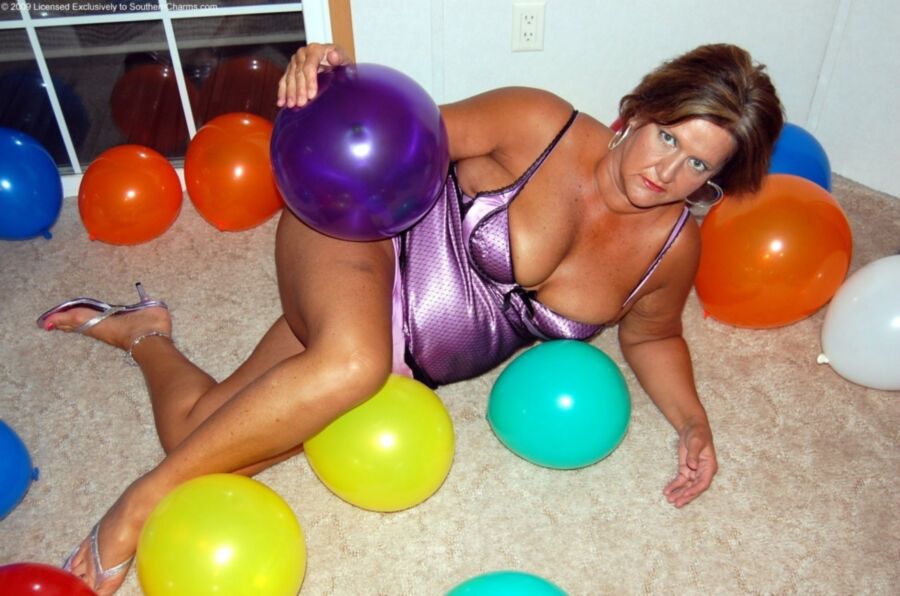 Free porn pics of Mature Balloon Fetish Girls 16 of 340 pics