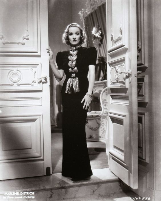 Free porn pics of Marlene Dietrich 1 of 24 pics