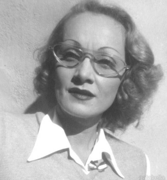 Free porn pics of Marlene Dietrich 16 of 24 pics