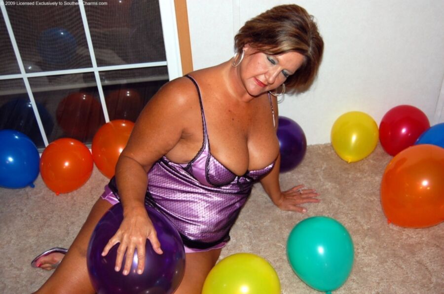 Free porn pics of Mature Balloon Fetish Girls 14 of 340 pics