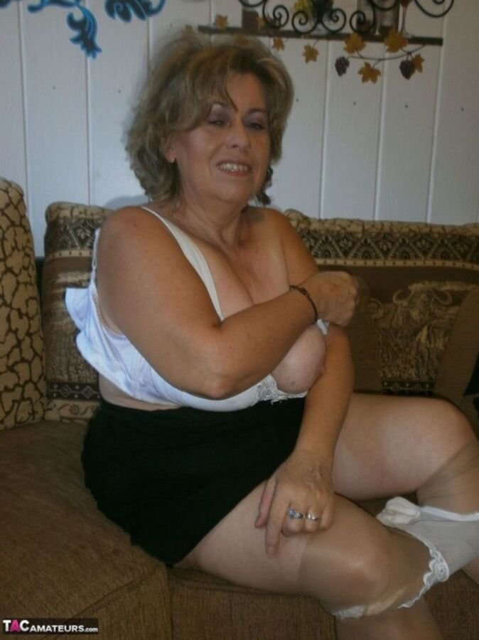 Free porn pics of Granny Caro 24 of 142 pics