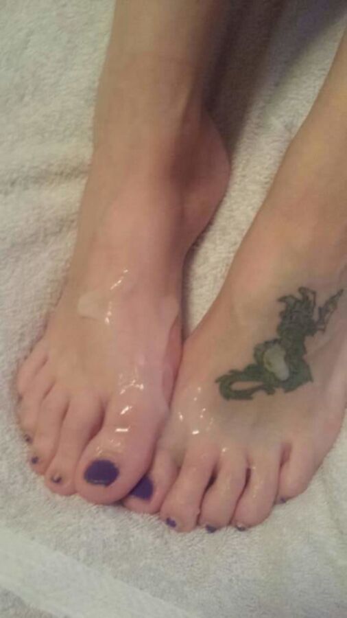 Free porn pics of Feet I love to smell or lick 4 of 7 pics