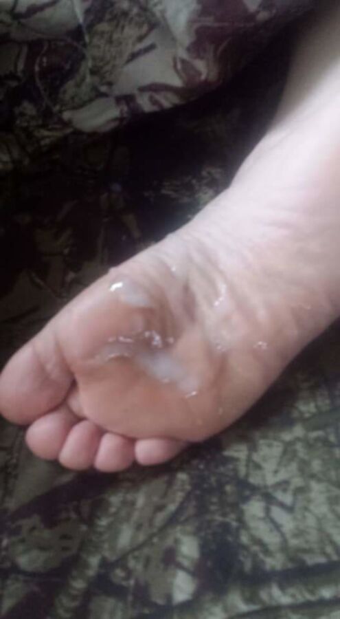 Free porn pics of Feet I love to smell or lick 7 of 7 pics