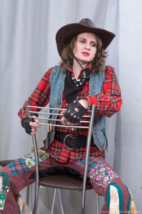 Free porn pics of Pique Dame cowgirl. 3 of 80 pics