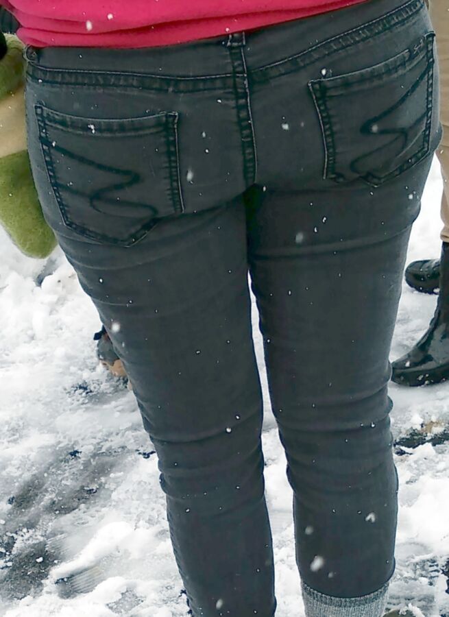 Free porn pics of jeans in snow 5 of 9 pics