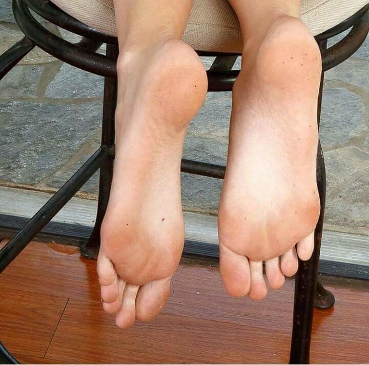 Free porn pics of Feet I love to smell or lick 1 of 7 pics