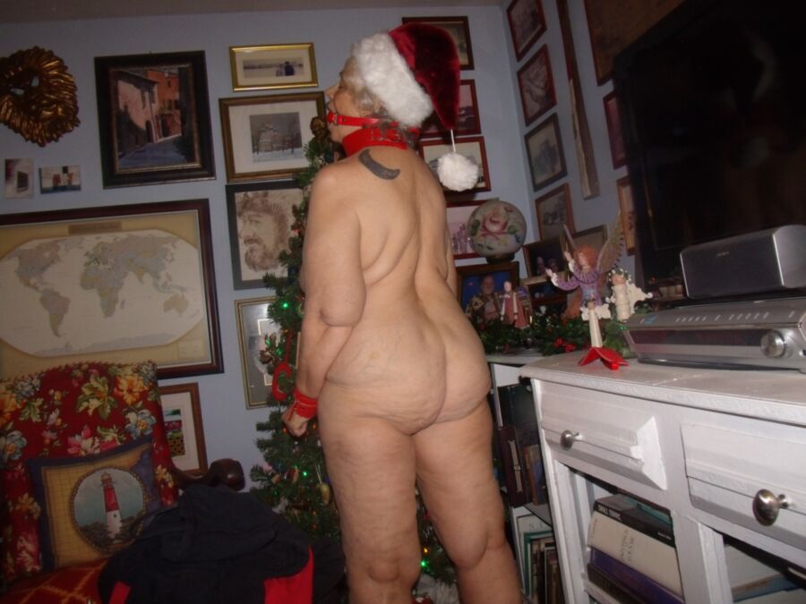 Free porn pics of pig nancey christmas cunt 21 of 39 pics