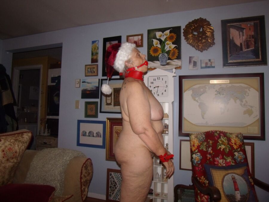 Free porn pics of pig nancey christmas cunt 20 of 39 pics