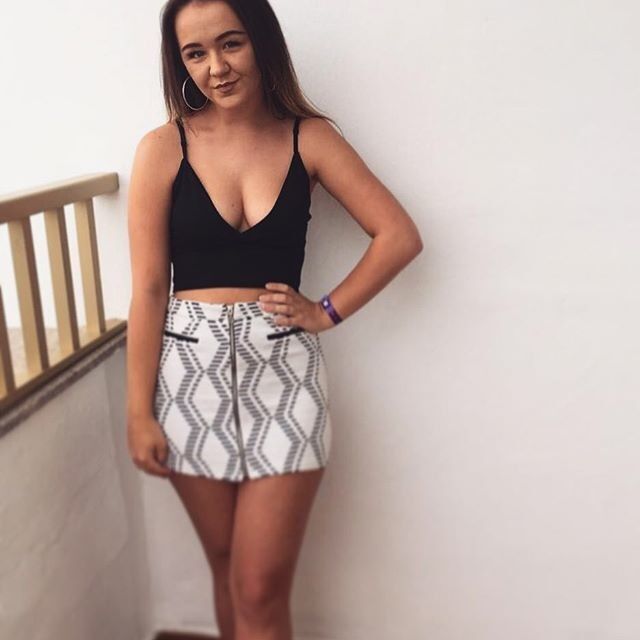 Free porn pics of Chloe - Curvy Instagram slag wants to make you explode 6 of 39 pics