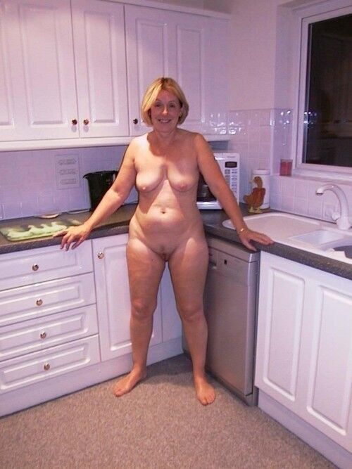 Free porn pics of Amateurs - At home - Fully naked - In the kitchen - All ages  14 of 36 pics