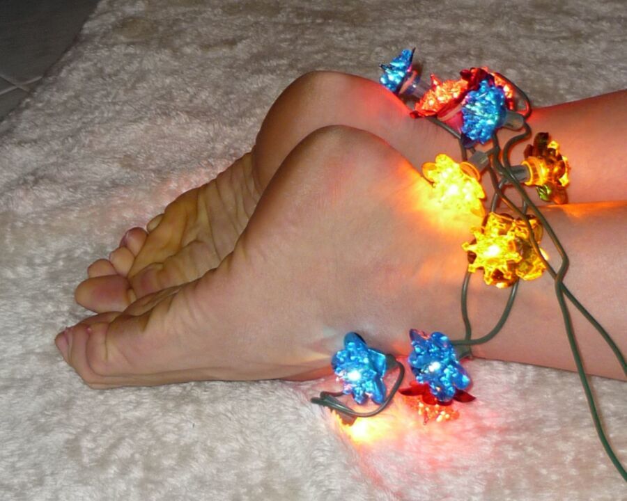 Free porn pics of Merry Xmas from my tied feet  4 of 5 pics