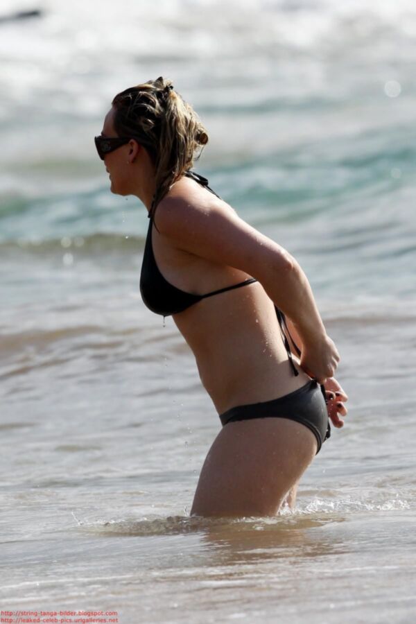 Free porn pics of Hillary Duff bikini pics 13 of 24 pics