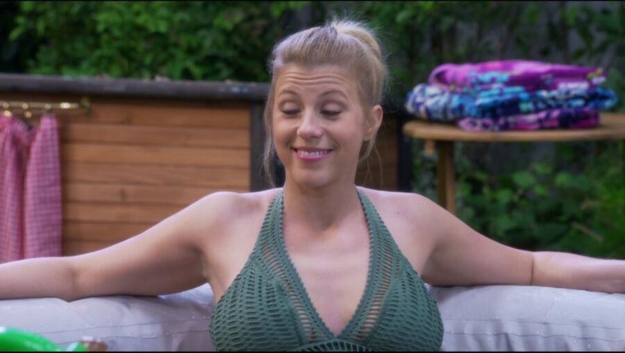 Free porn pics of Fuller House Girls 18 of 25 pics