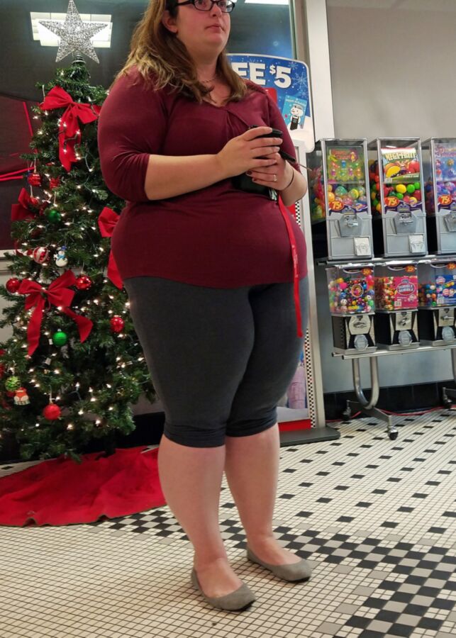 Free porn pics of Candid Steak-N-Shake BBW 12 of 22 pics