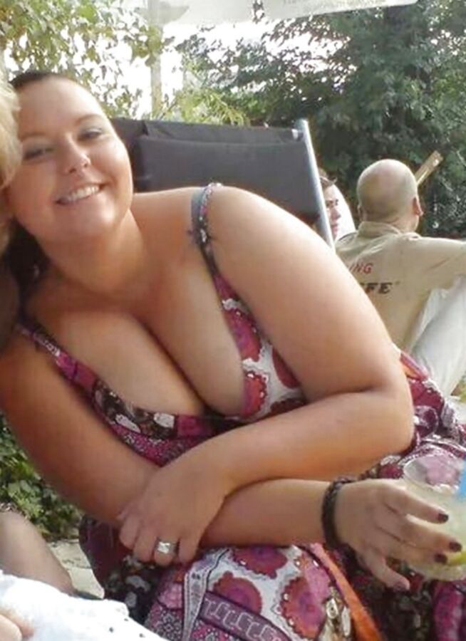 Free porn pics of Fat Amateur Pig Slut Melanie Exposed 3 of 13 pics