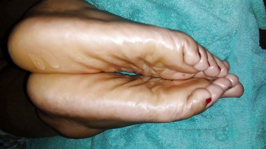 Free porn pics of playing with bbw soles 3 of 11 pics
