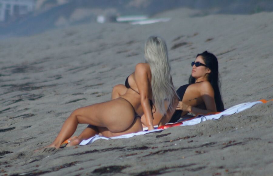 Free porn pics of Kim Kardashian in a thong-bikini @ the beach 3 of 11 pics