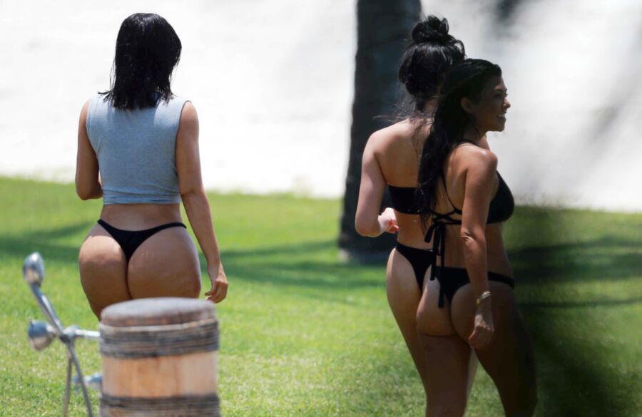Free porn pics of Kim Kardashian show us her sexy big ass 21 of 22 pics