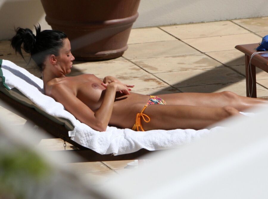 Free porn pics of Katie Price topless @ the pool 2 of 7 pics