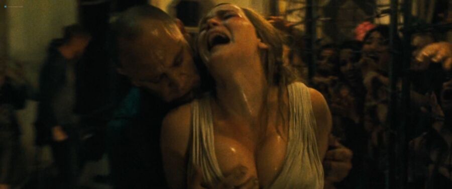 Free porn pics of Jennifer Lawrence topless 2 of 5 pics