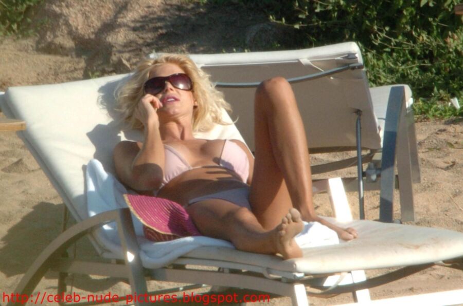 Free porn pics of Victoria Silvstedt sexy bikini pics (pokies) 5 of 14 pics