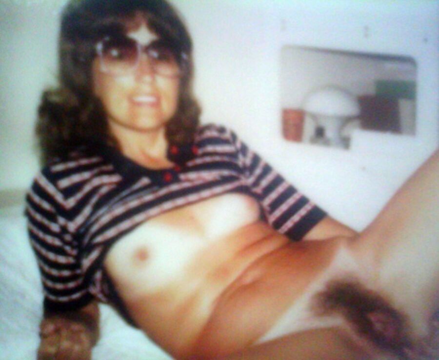 Free porn pics of HAIRY AMATEUR VINTAGE BUT DISTORTED 18 of 31 pics