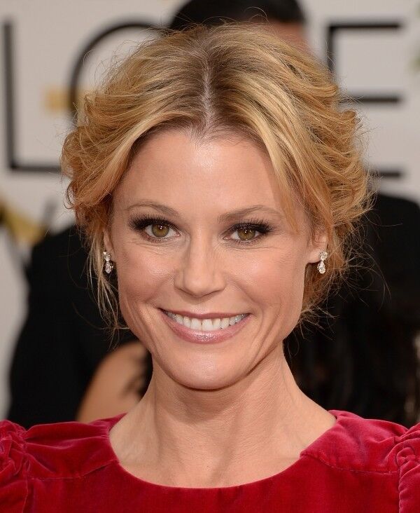 Free porn pics of Julie Bowen, sublime MILF de Modern Family 4 of 201 pics