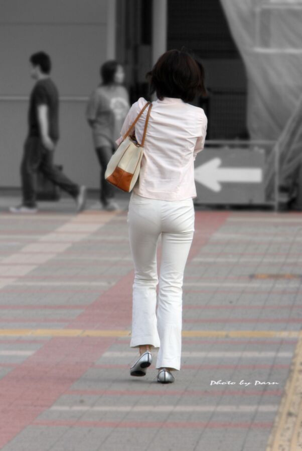 Free porn pics of Asian ass in white jeans 3 of 40 pics
