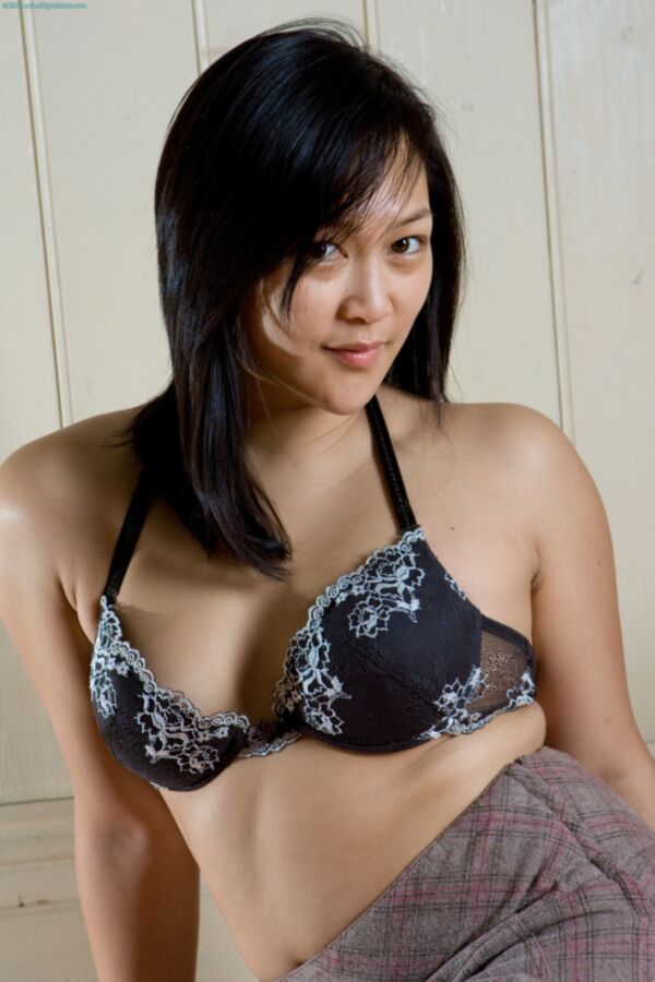 Free porn pics of Asian-Australian Chantelle has a nice Bush 15 of 130 pics